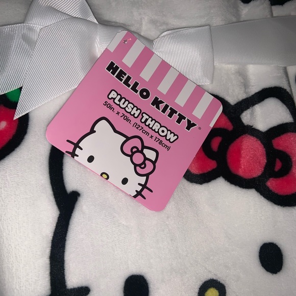 Viral strawberry milkshake hello kitty throw blanket from tjmaxx - Picture 2 of 2